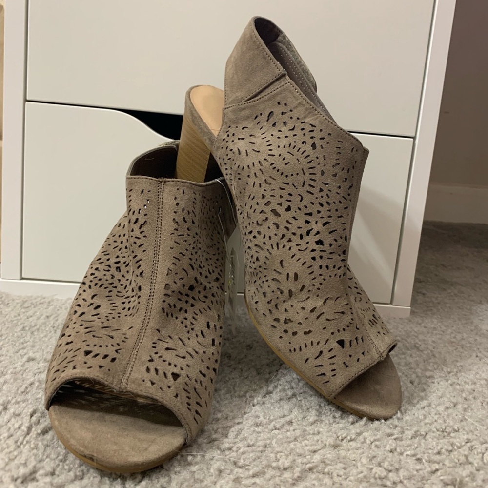 NWT Women’s Wedges